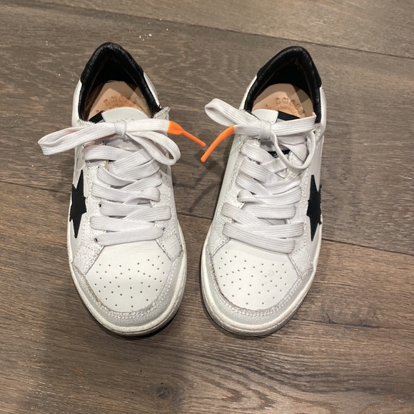 COPY - Kids Golden Goose Sneakers - size 28. Worn one time and perfect conditio… - Picture 2 of 6